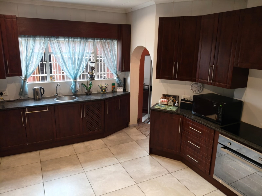 5 Bedroom Property for Sale in Cashan North West